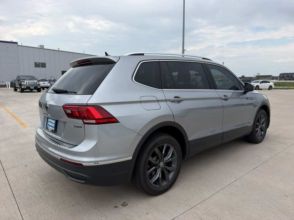 2022 Volkswagen Tiguan SE