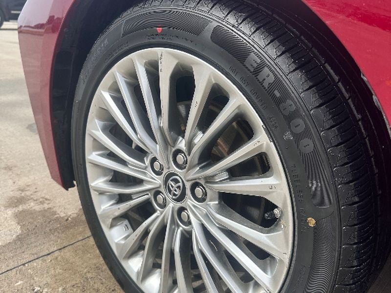 2019 Toyota Avalon Hybrid Limited