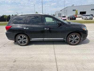 2017 Nissan Pathfinder Platinum