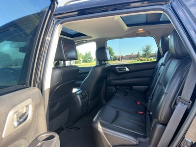 2017 Nissan Pathfinder Platinum