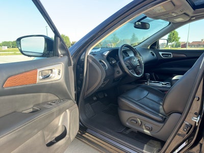 2017 Nissan Pathfinder Platinum