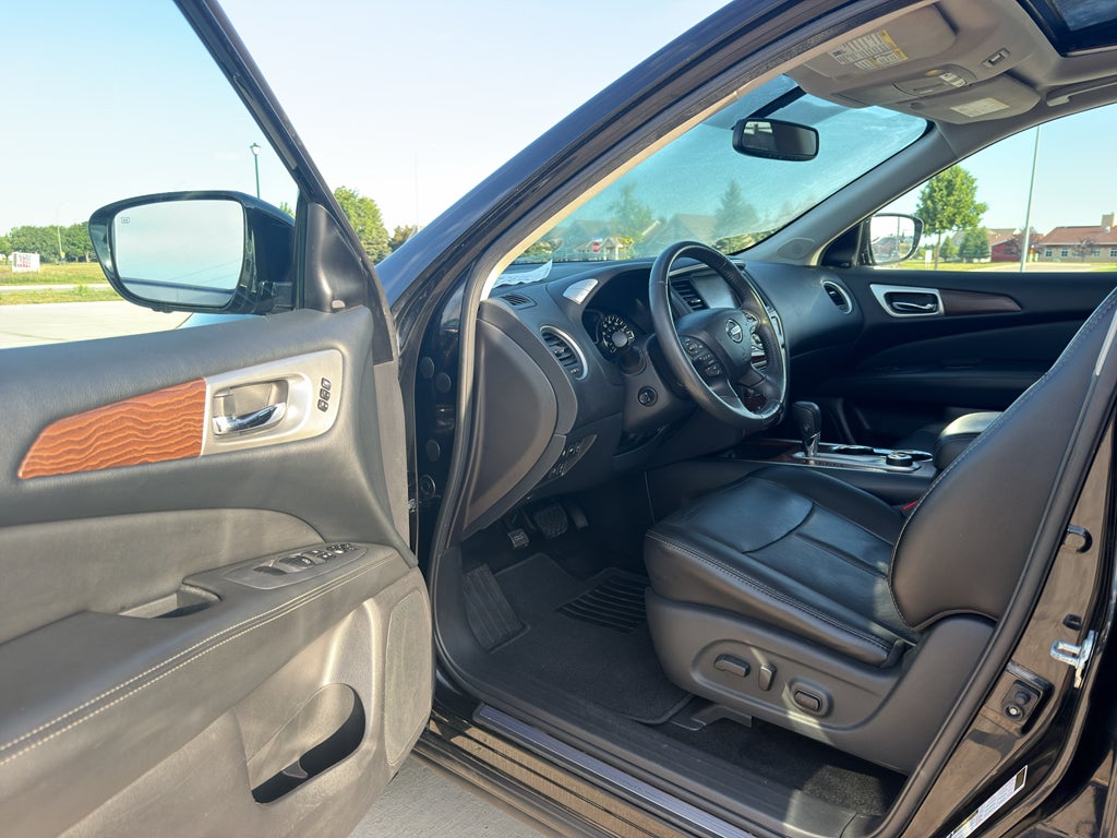2017 Nissan Pathfinder Platinum