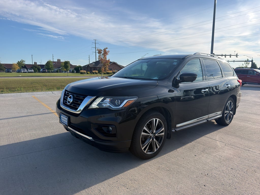 Used 2017 Nissan Pathfinder Platinum with VIN 5N1DR2MM9HC638768 for sale in Grand Forks, ND