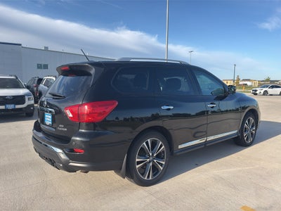 2017 Nissan Pathfinder Platinum