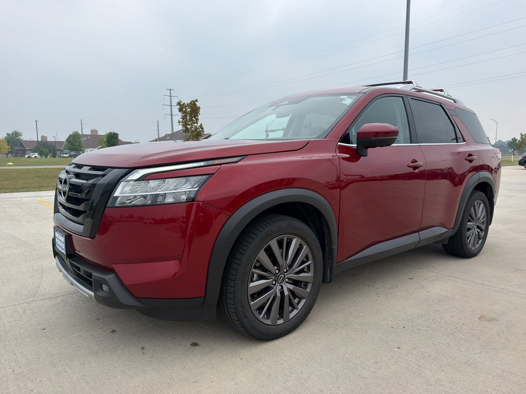 2023 Nissan Pathfinder SL